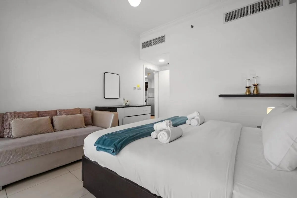 Central Business Bay By Stayinhomes - 10 Mins Burj Khalifa - 1Bed - Parking - Pool - Gym Dubái 0*,  Emiratos Árabes Unidos