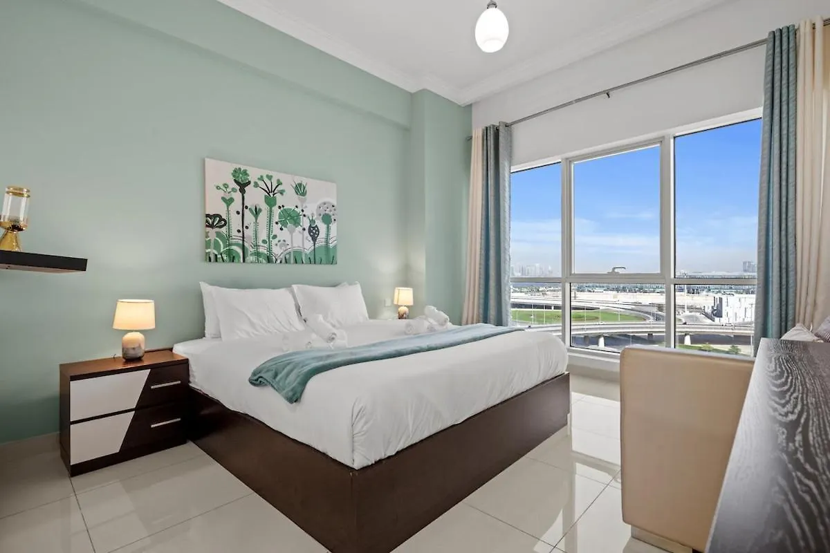 Central Business Bay By Stayinhomes - 10 Mins Burj Khalifa - 1Bed - Parking - Pool - Gym Dubái