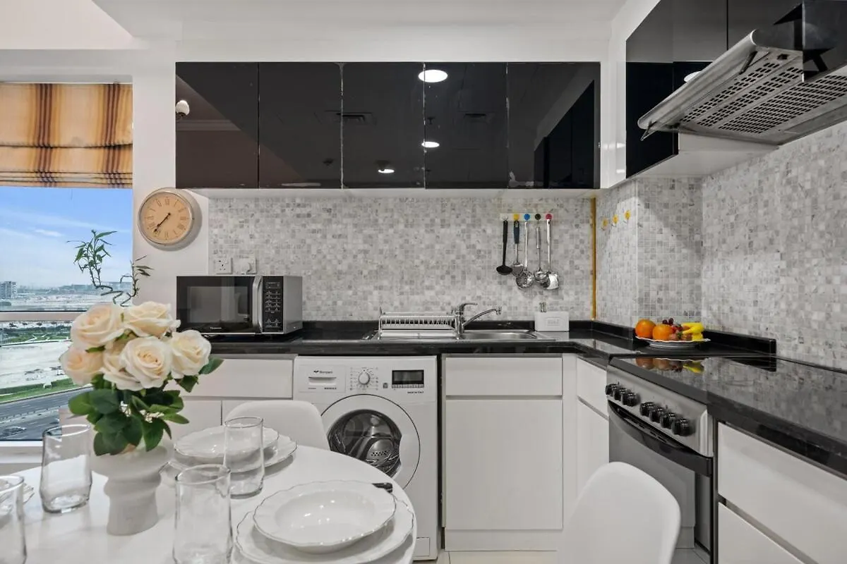 Central Business Bay By Stayinhomes - 10 Mins Burj Khalifa - 1Bed - Parking - Pool - Gym Dubai Apartment