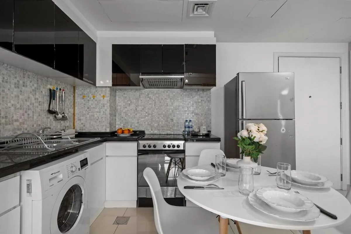 Central Business Bay By Stayinhomes - 10 Mins Burj Khalifa - 1Bed - Parking - Pool - Gym Dubai